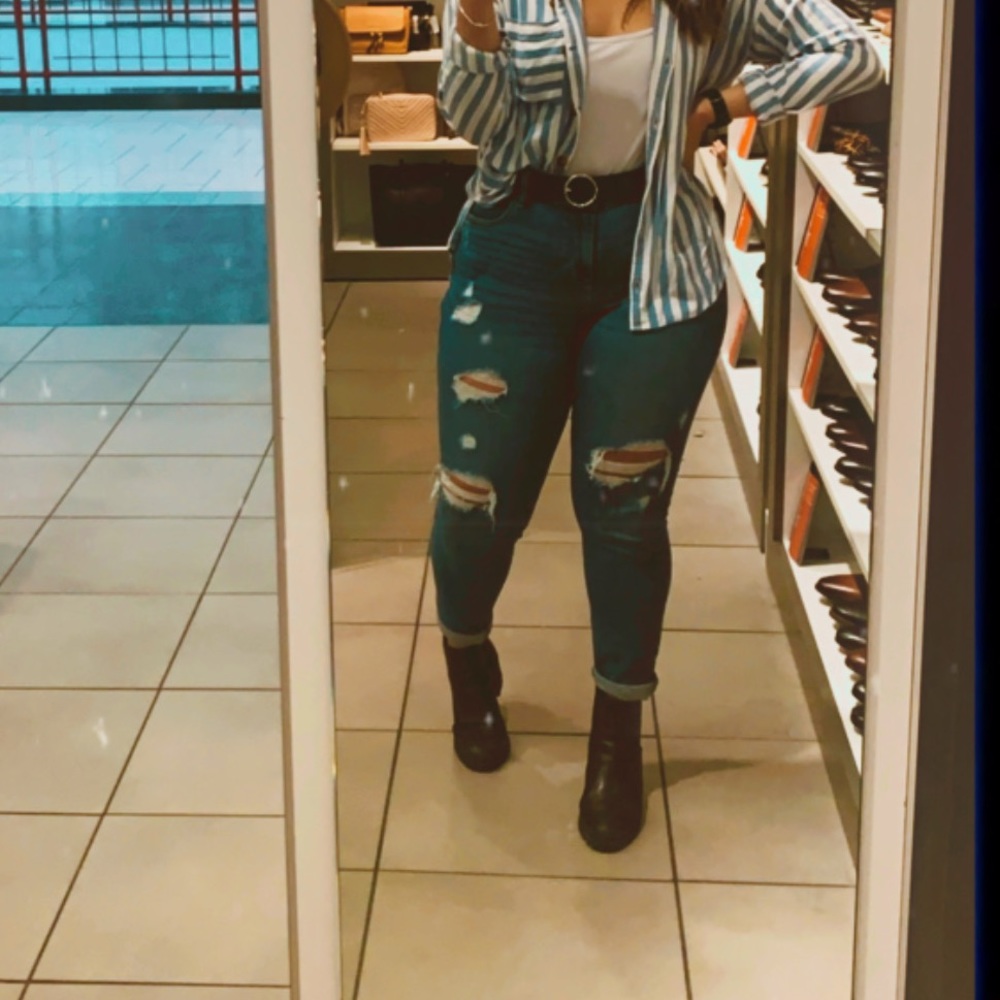 Mid-rise jeans